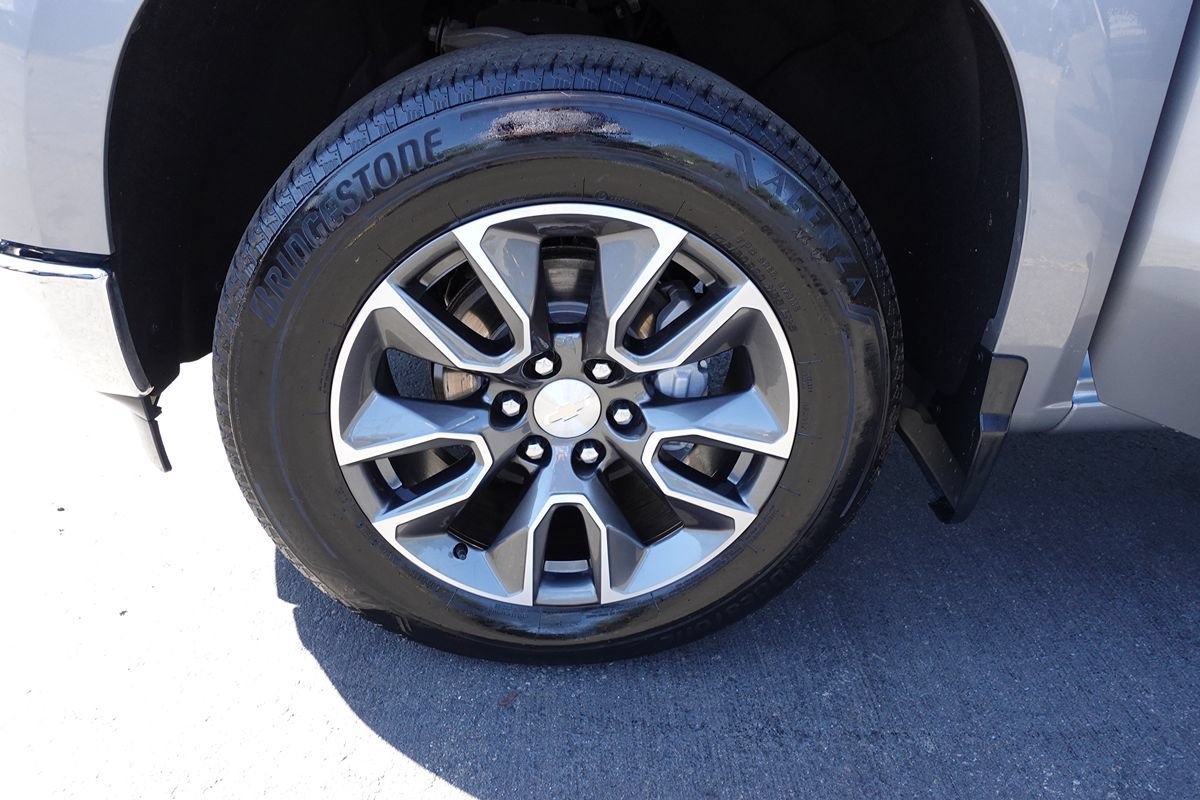 Used 2024 Chevrolet Silverado 1500 LT AWD/4WD image 56