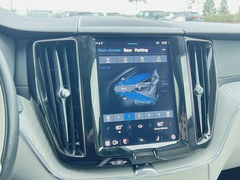 Used 2023 Volvo XC60 B5 Ultimate w/ Climate Package image 21