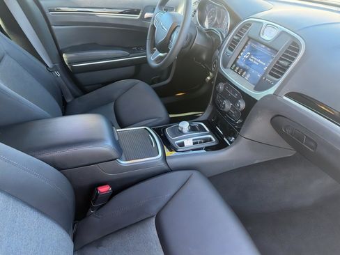 Used 2023 Chrysler 300 Touring w/ Sport Appearance Package image 12