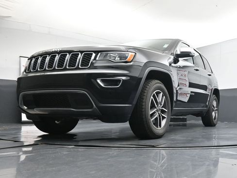 Used 2021 Jeep Grand Cherokee Limited w/ Sun & Sound Group image 31