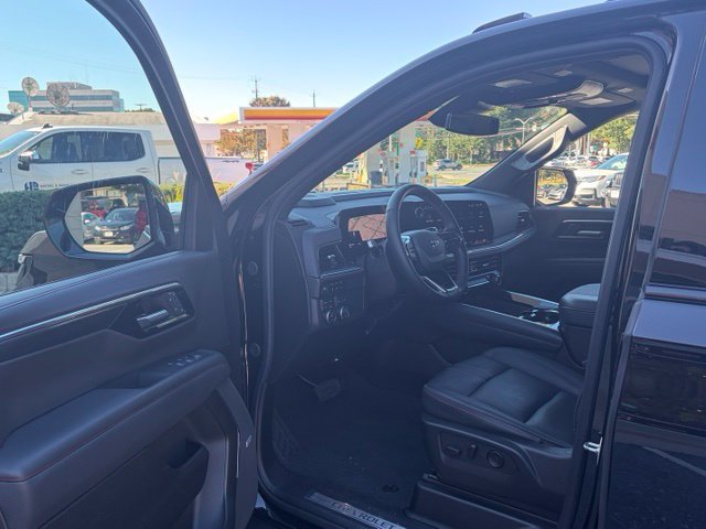 Used 2025 Chevrolet Tahoe RST w/ RST Capability Package AWD/4WD image 14