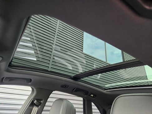 New 2026 Porsche Macan S image 21