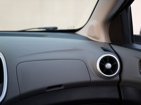 Used 2018 Chevrolet Sonic LT image 26