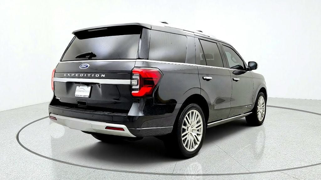 Used 2022 Ford Expedition Platinum AWD/4WD image 5