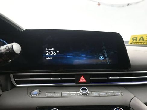 Used 2024 Hyundai Elantra SEL FWD image 23