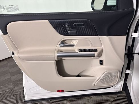 Certified 2025 Mercedes-Benz GLA 250 4MATIC image 24