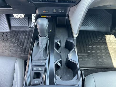 Used 2025 Toyota Camry SE FWD image 19