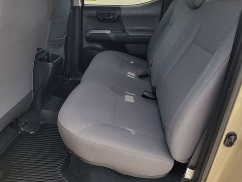 Used 2020 Toyota Tacoma SR5 RWD image 8