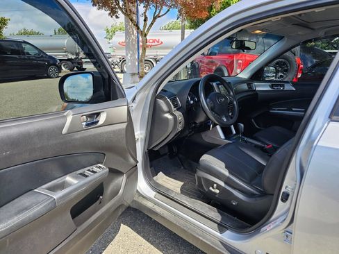 Used 2012 Subaru Forester 2.5X Premium w/ All-Weather Pkg AWD/4WD image 13