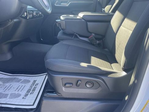 Used 2023 GMC Sierra 1500 SLE w/ Preferred Package image 17