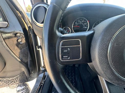 Used 2015 Jeep Wrangler Unlimited Sahara AWD/4WD image 19