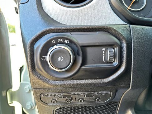 Used 2024 Jeep Wrangler Sport image 31