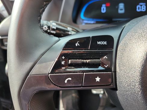 Certified 2025 Hyundai Elantra Sport w/ Cargo Package image 7