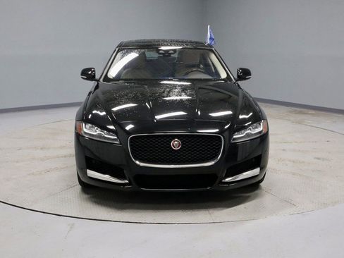 Used 2020 Jaguar XF Prestige image 5