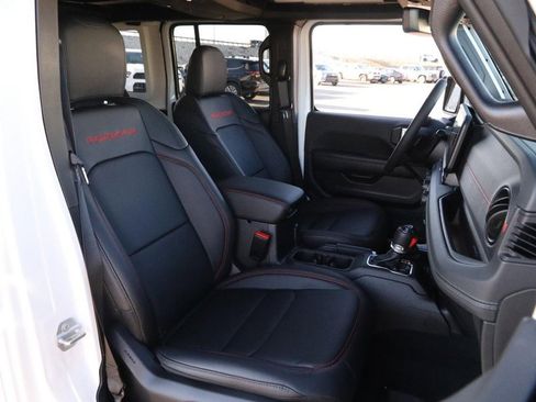 Used 2025 Jeep Wrangler Unlimited Rubicon image 29