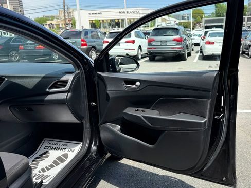 Used 2019 Hyundai Accent SE FWD image 30