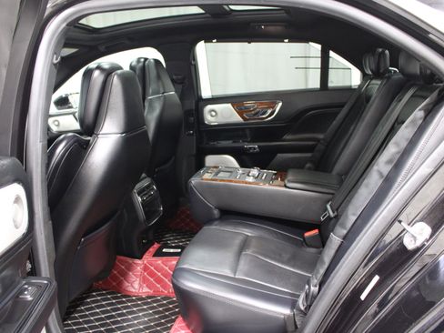 Used 2019 Lincoln Continental Reserve w/ Rear Seat Package FWD image 19