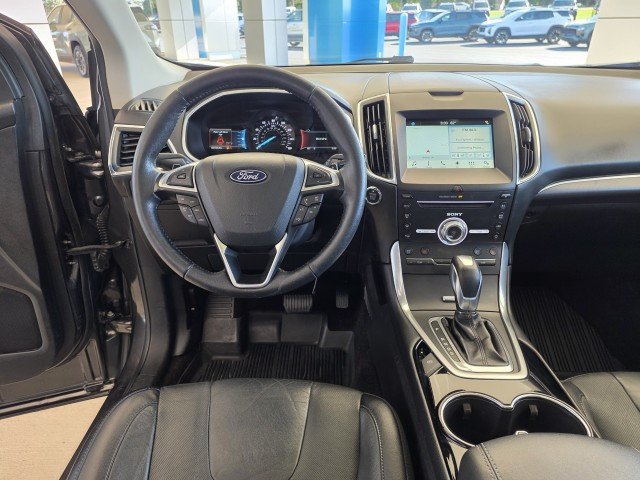 Used 2018 Ford Edge Titanium w/ Equipment Group 301A AWD/4WD image 5