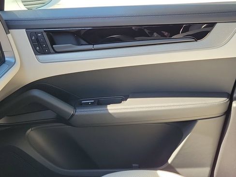 New 2026 Porsche Cayenne AWD/4WD image 23