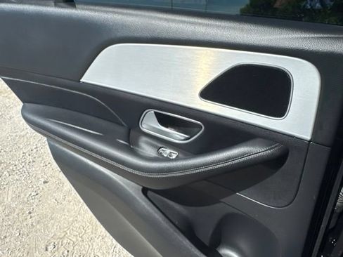 Used 2024 Mercedes-Benz GLE 450e 4MATIC image 23