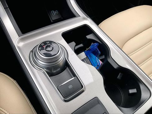 Used 2024 Ford Edge SEL w/ Convenience Package image 32