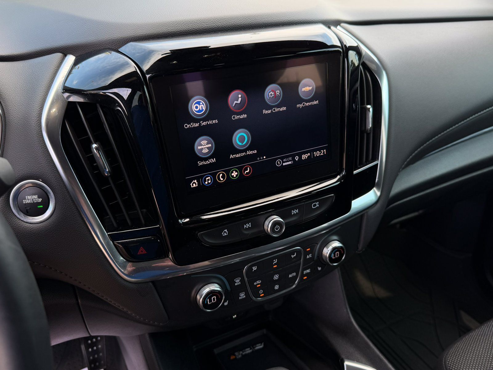 Used 2023 Chevrolet Traverse LT FWD image 15