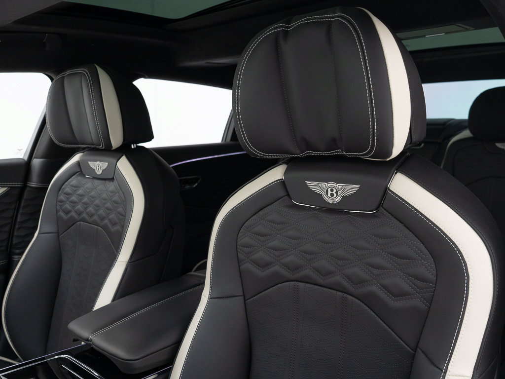 Used 2025 Bentley Flying Spur Plug-In Hybrid AWD/4WD image 16
