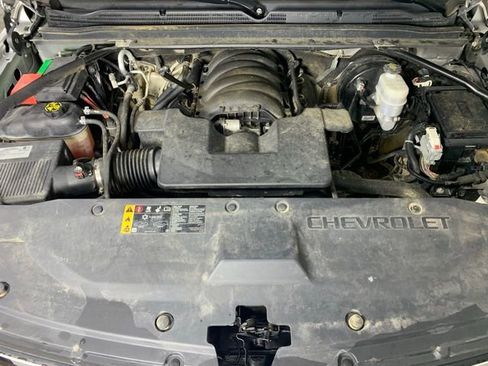 Used 2019 Chevrolet Suburban LT image 35