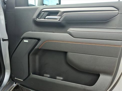 Used 2025 GMC Sierra 2500 AT4 w/ AT4 Premium Plus Package image 13