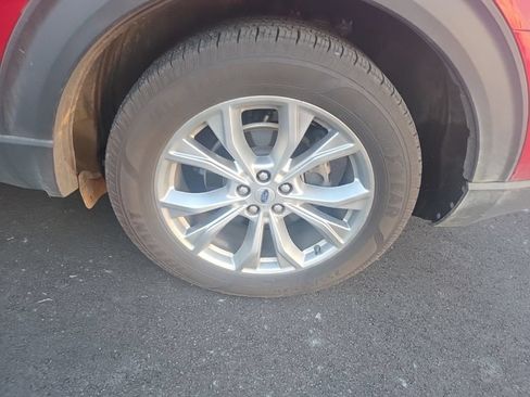 Used 2020 Ford Explorer XLT w/ Equipment Group 202A RWD image 12