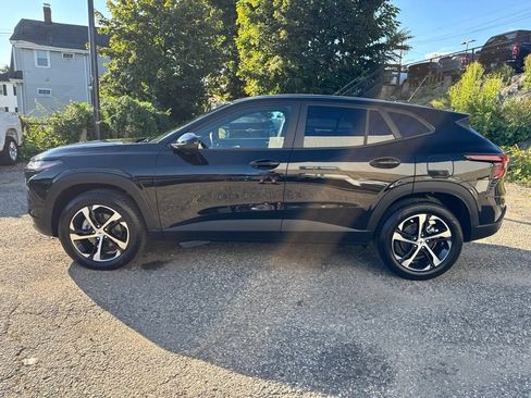 Used 2026 Chevrolet Trax RS w/ Driver Confidence Package FWD image 3