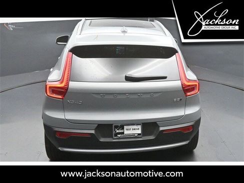 Certified 2025 Volvo XC40 B5 Core w/ Protection Package Premier image 47