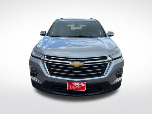 Used 2023 Chevrolet Traverse LT w/ LPO, Floor Liner Package AWD/4WD image 2