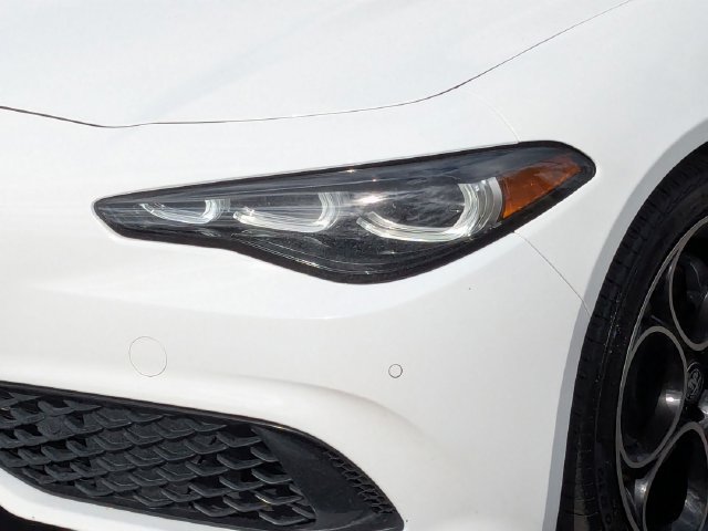 Used 2025 Alfa Romeo Giulia AWD image 10