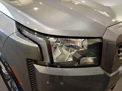 Used 2025 Nissan Frontier SV RWD image 24