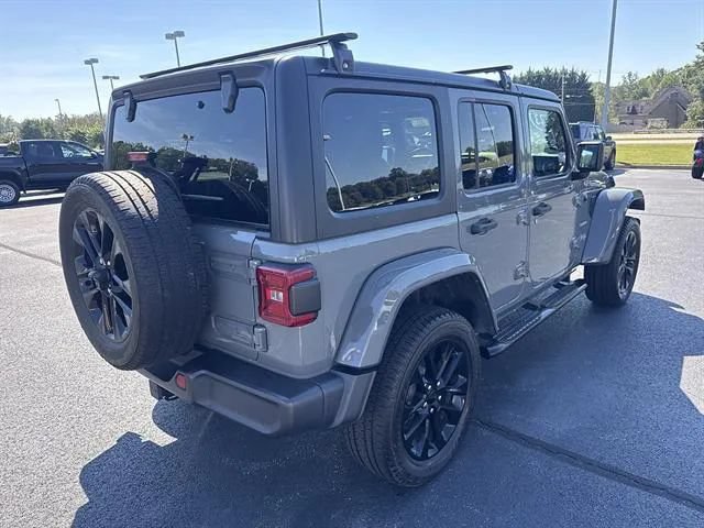 Used 2023 Jeep Wrangler Unlimited Sahara AWD/4WD image 7