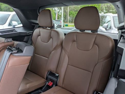 Certified 2023 Volvo XC90 B6 Plus AWD/4WD image 18