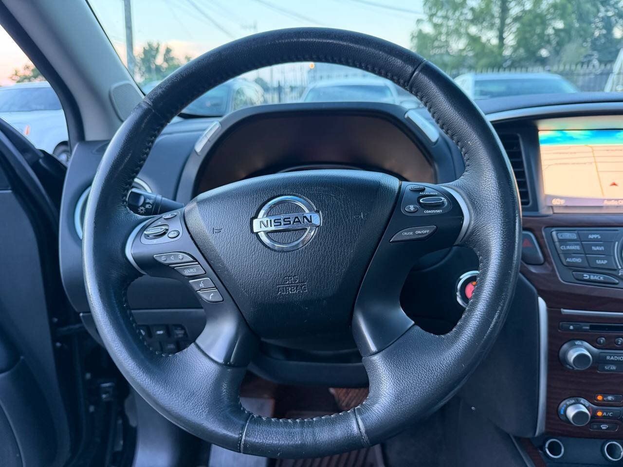 Used 2017 Nissan Pathfinder SL FWD image 30