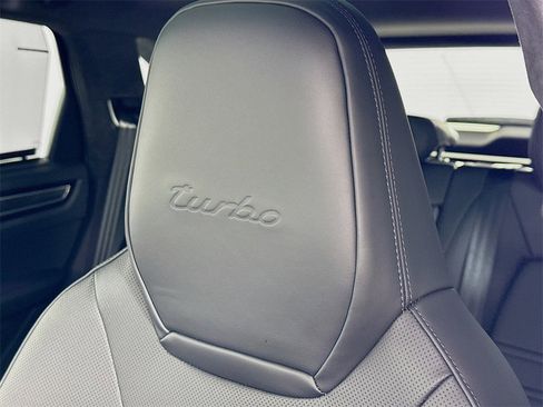 Used 2023 Porsche Cayenne Turbo image 15
