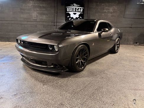 Used 2018 Dodge Challenger R/T Scat Pack w/ Dynamics Package RWD image 1