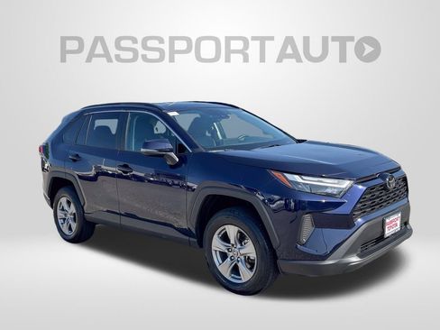 Used 2025 Toyota RAV4 XLE AWD/4WD image 11