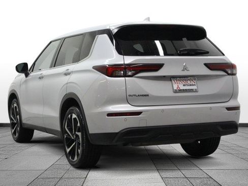 Used 2022 Mitsubishi Outlander ES image 5