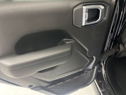 New 2025 Jeep Gladiator Nighthawk image 29