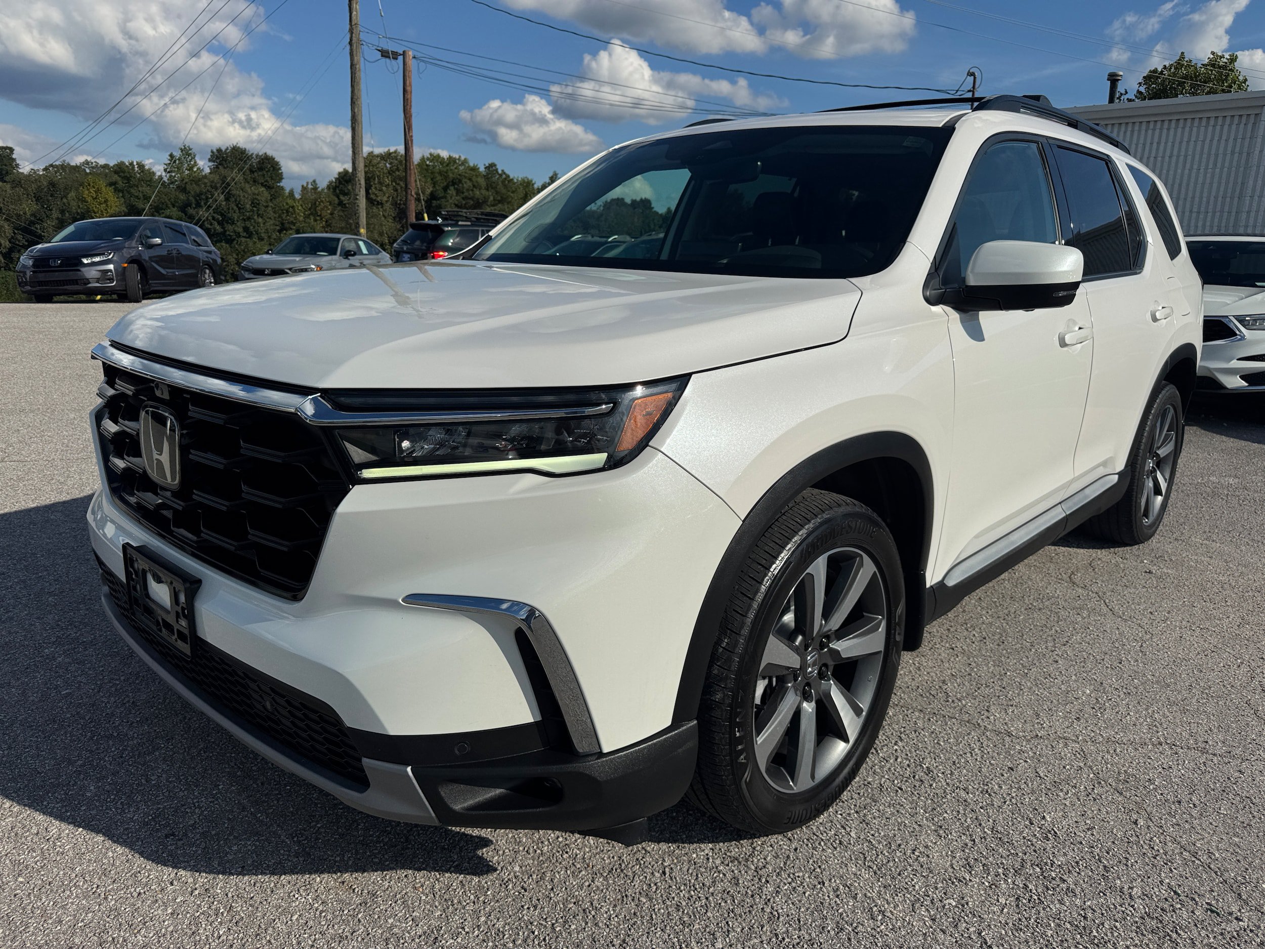 Used 2023 Honda Pilot Elite image 2