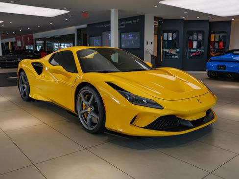 Used 2023 Ferrari F8 Tributo RWD image 41