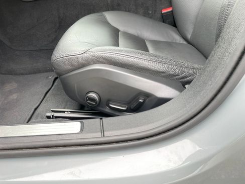 Used 2025 Volvo V60 B5 Cross Country Plus image 23