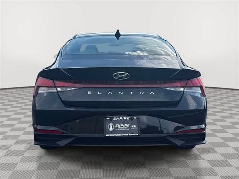 Certified 2023 Hyundai Elantra SEL w/ Convenience Package FWD image 5