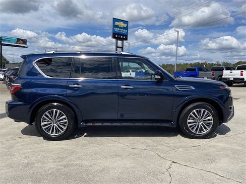 Used 2023 Nissan Armada SL w/ Captain's Chairs Package image 7