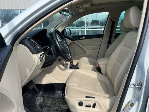 Used 2017 Volkswagen Tiguan SEL image 11