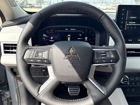 New 2025 Mitsubishi Outlander SEL image 13